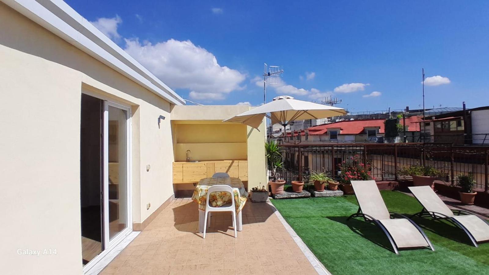Beverello Guest House Napoli Esterno foto